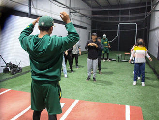 IMDP, DIF y Pericos de Puebla Organizan Clínica Deportiva para Niños del Centro de Día