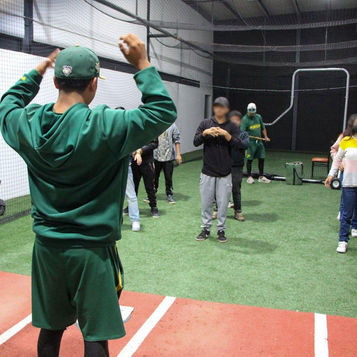 IMDP, DIF y Pericos de Puebla Organizan Clínica Deportiva para Niños del Centro de Día