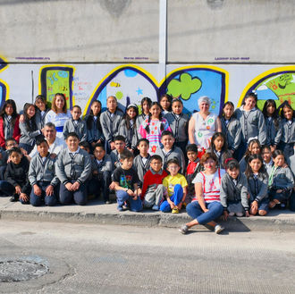 Niños de primaria en Puebla promueven la identidad cultural con un colorido mural