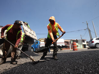 Compromiso con la movilidad: Pepe Chedraui supervisa bacheo en tramos estratégicos