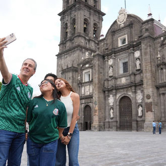 Sinergia institucional logra exitosa inauguración de actividades mundialistas en el Zócalo poblano