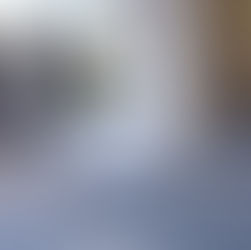 Banquetas modificadas con materiales resbalosos son ilegales y ponen en riesgo a los peatones en Puebla