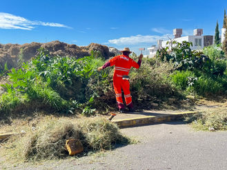OOSL realiza jornada de limpieza, barrido y chapeo en la colonia Santa Margarita
