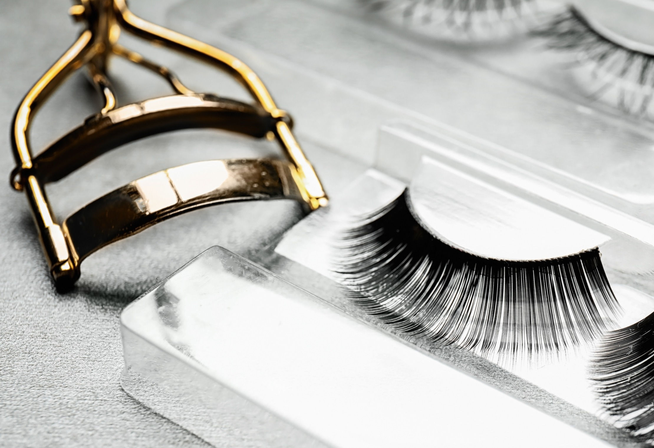 Lash Remover