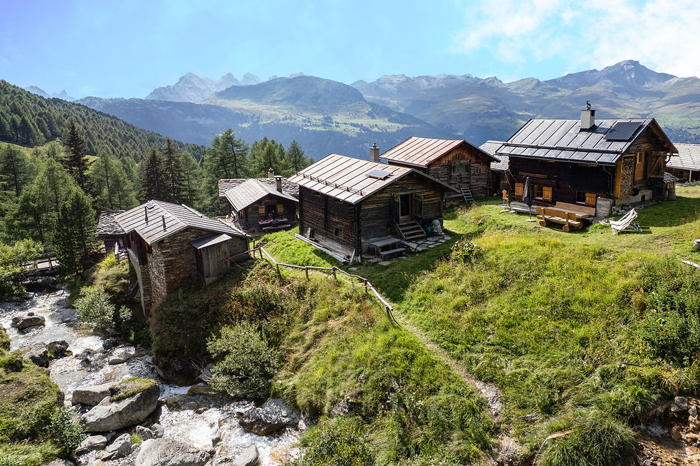 Maiensaess-Bavugls-Andeer-Pignia_bach-Aussicht.jpg
