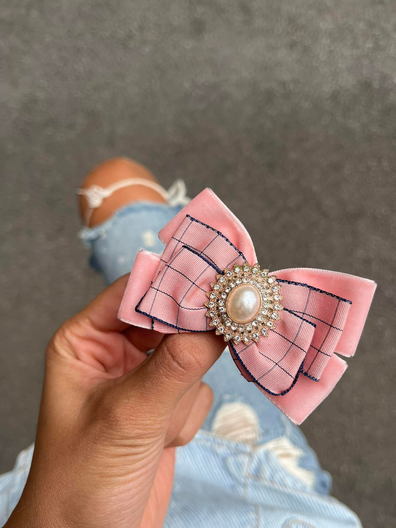 Брошка Радостина