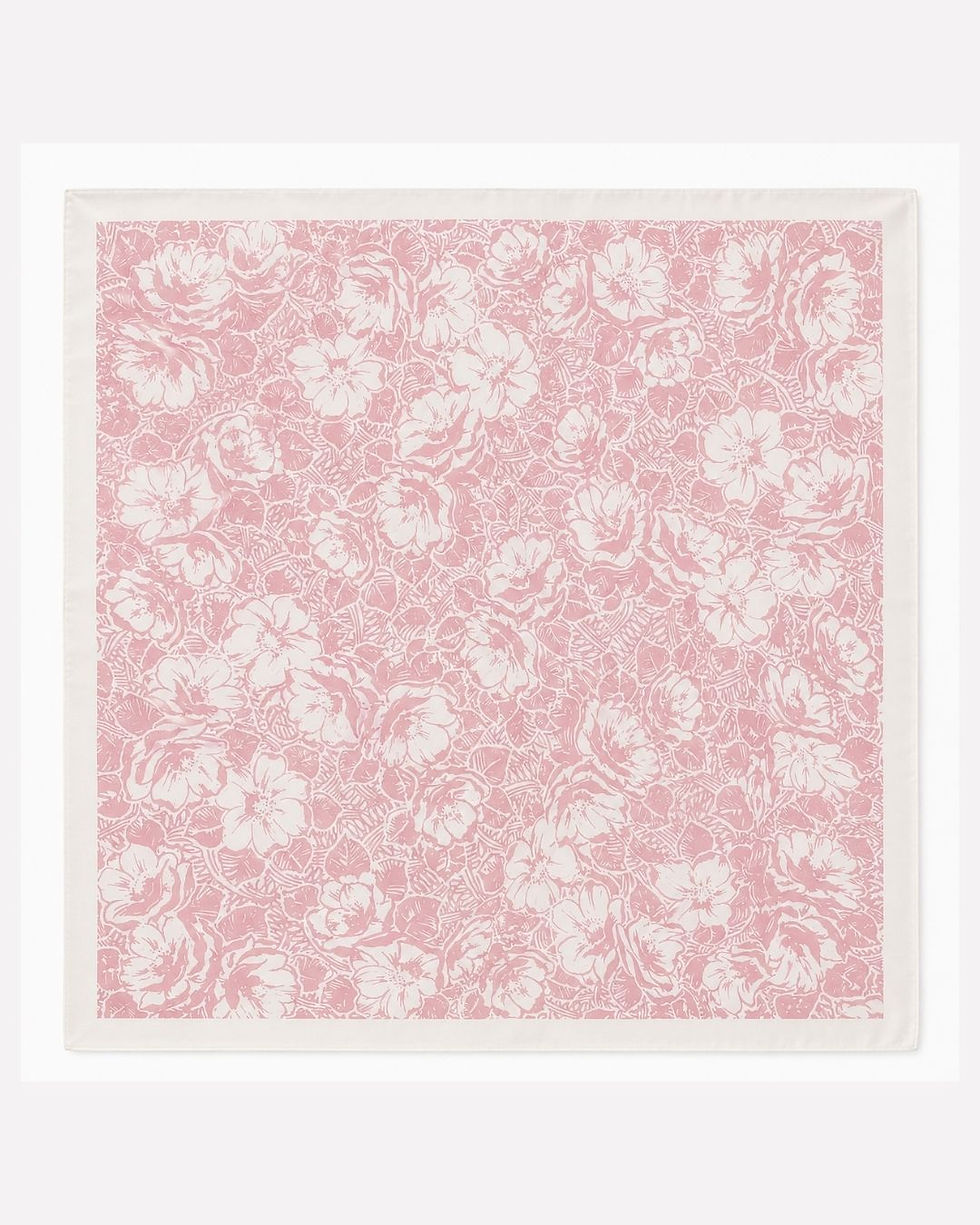 Миниатюра: BLUSH GARDEN | Комплект копринен шал & брошка — Piece 6/10