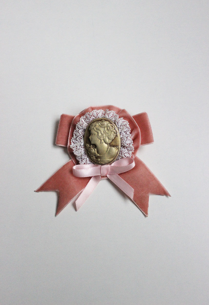 Миниатюра: Брошка Лена