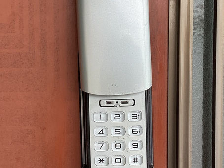 横浜市緑区　玄関　電子錠　交換