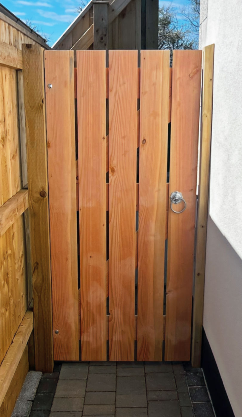Larch Picket Style Gate