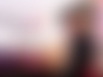 Taty Girl canta em imagem de vídeo oficial usada na divulgação do projeto Baú da Taty