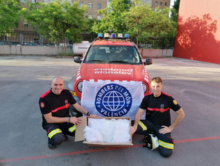 La asociación Sonrisas, disfraces Bacanal y Bombers Pel Mon hemos donado 1000 mascarillas