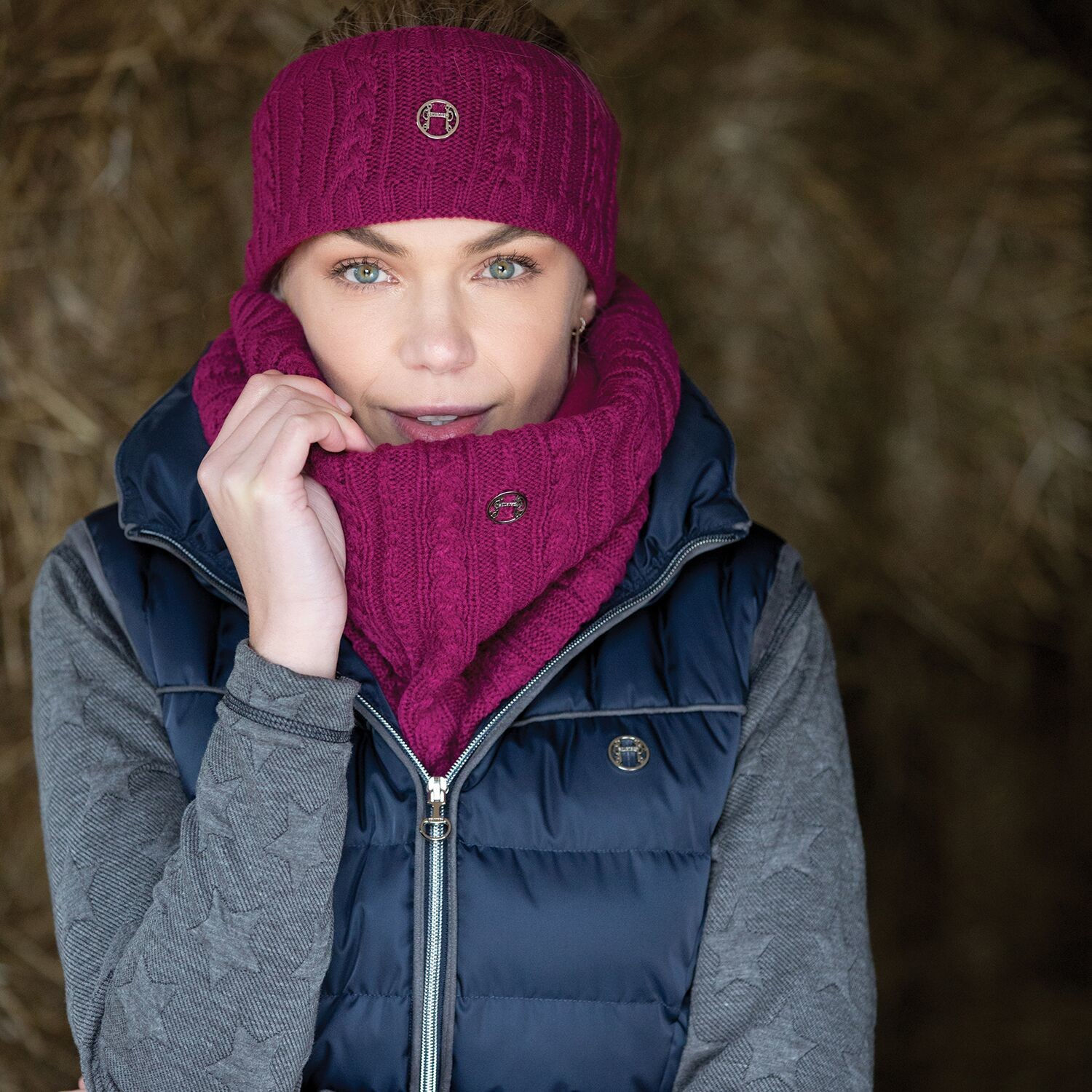 CABLE TWIST KNIT SNOOD