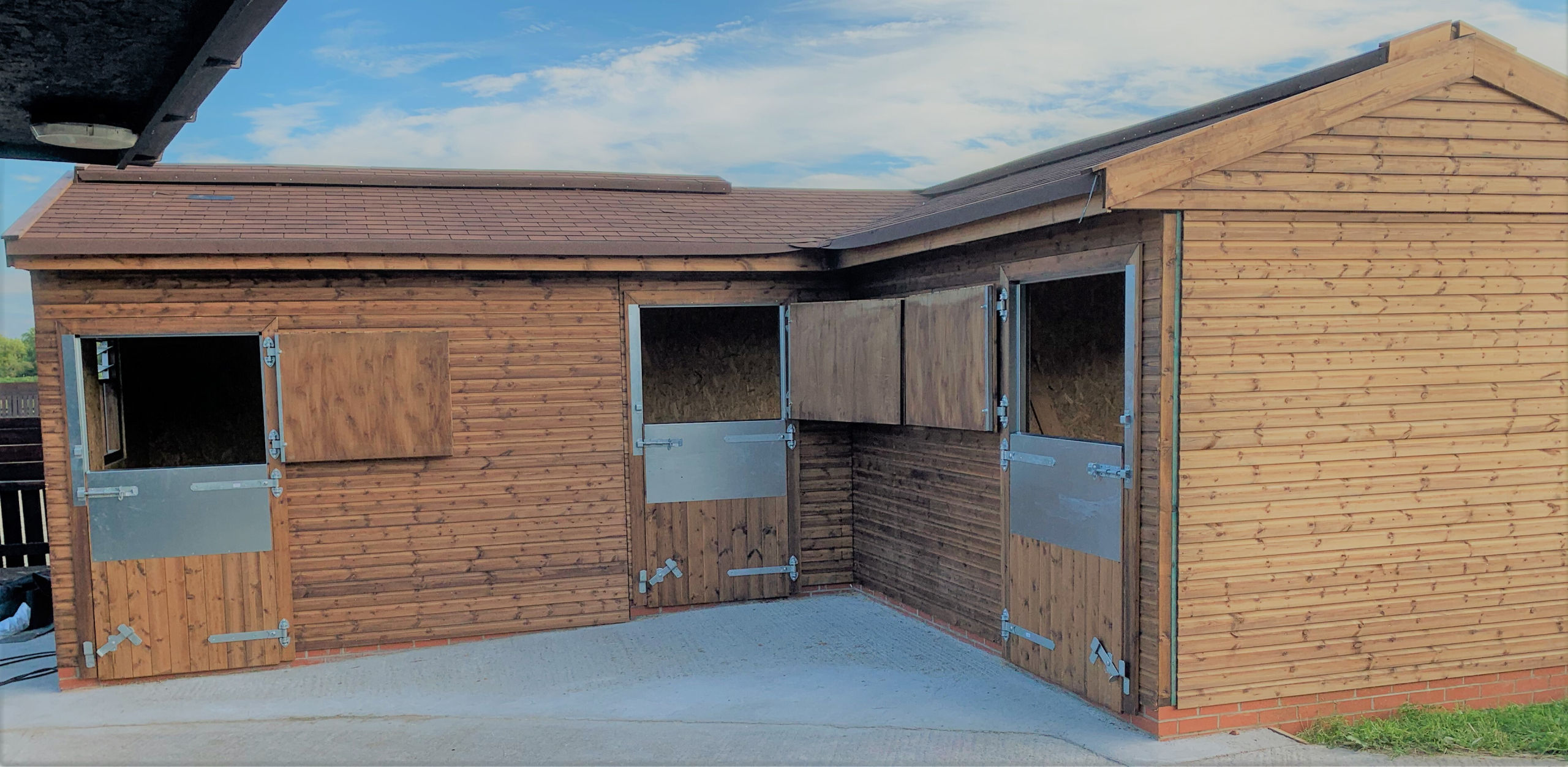 Corner Stable