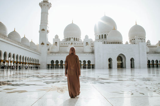 Understanding UAE Culture as a Curious Traveler