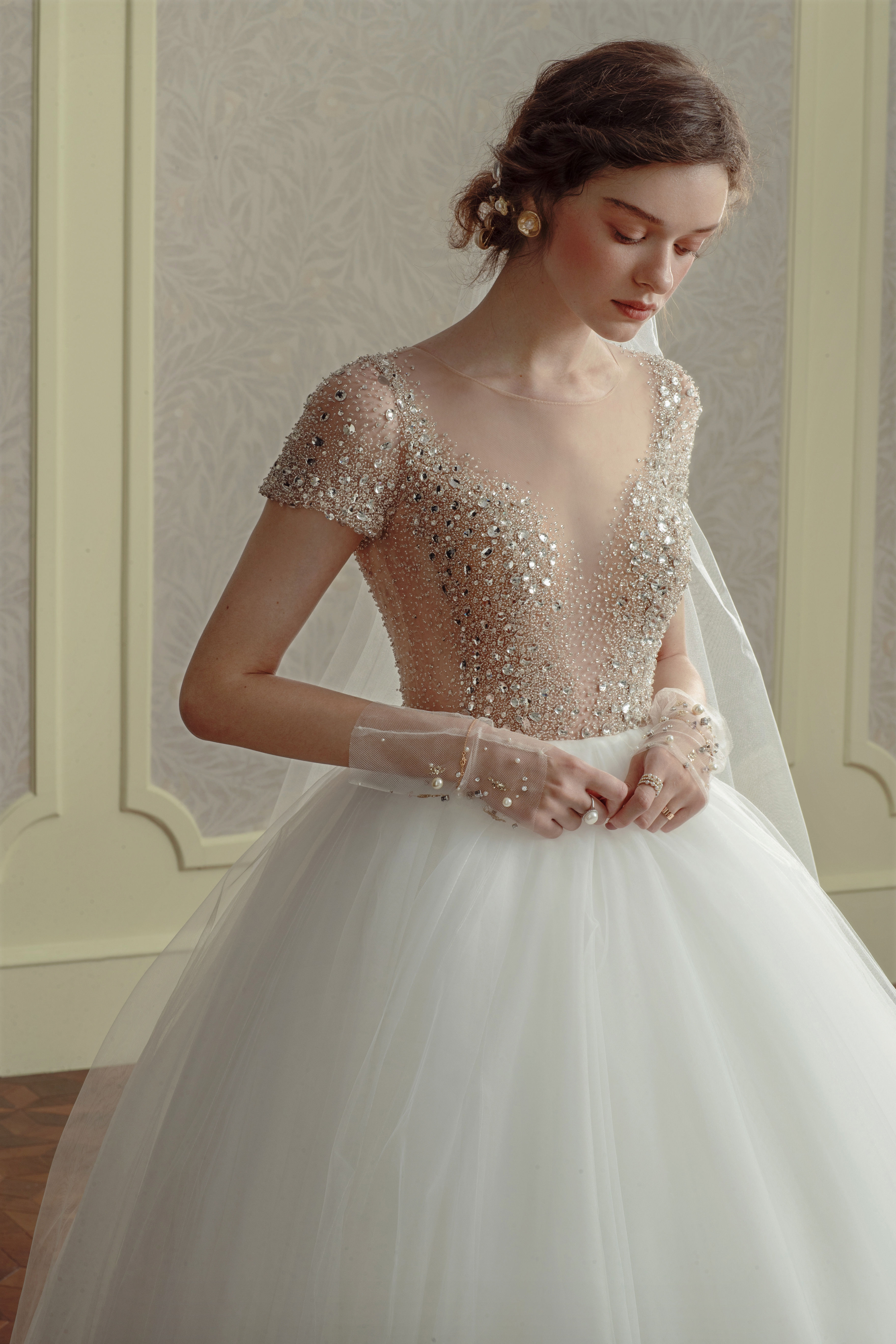 Diamond Mesh short sleeve  wedding Dress  A-line  tail Wedding