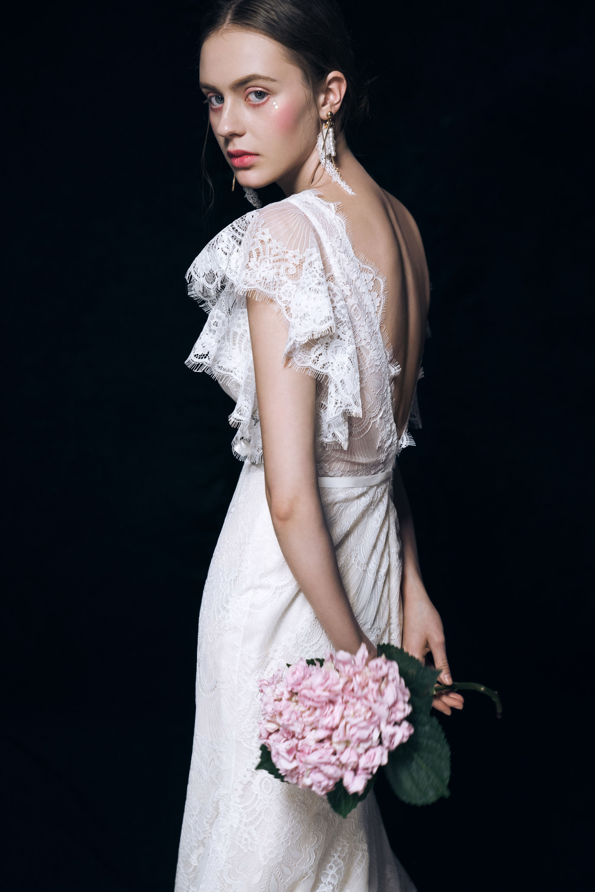 V Back &Front Wedding Dress/A-line tail Wedding Gown/Stunning and simple pure