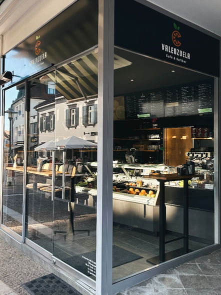 Valenzuela Café &  Saftbar in Emmendingen. Eine gemütliche und persönliche Atmosphäre um seinen Kaffee zu genießen und sein ausgewogenes Frühstück oder einen Mittagssnack zu genießen. 