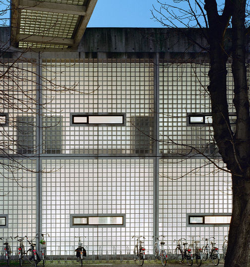 Glass blocks used for large-scale façade design