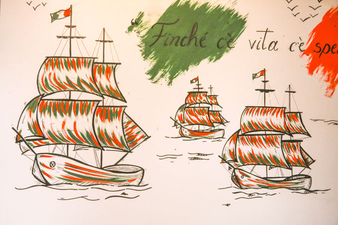 Estúdio Roger Trevizan - Arte em paredes com murais artísticos e pinturas personalizadas em traço preto contando a história da imigração italiana em paredes de uma pizzaria ou pizzeria