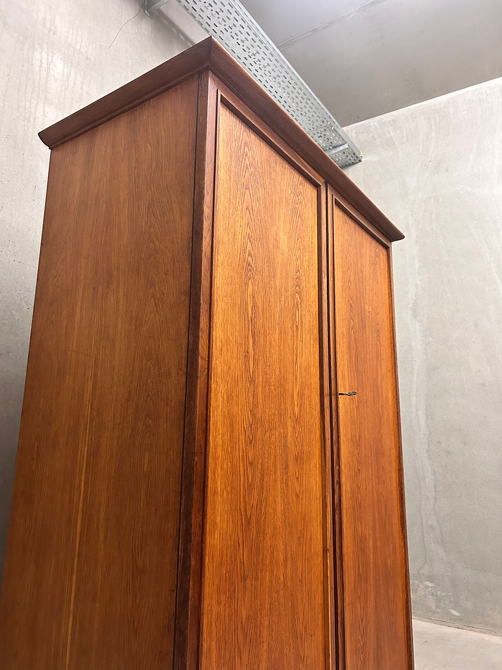 Miniaturbild: Original Mid Century Kleiderschrank vintage Vollholz I 1950er Stange Schubladen