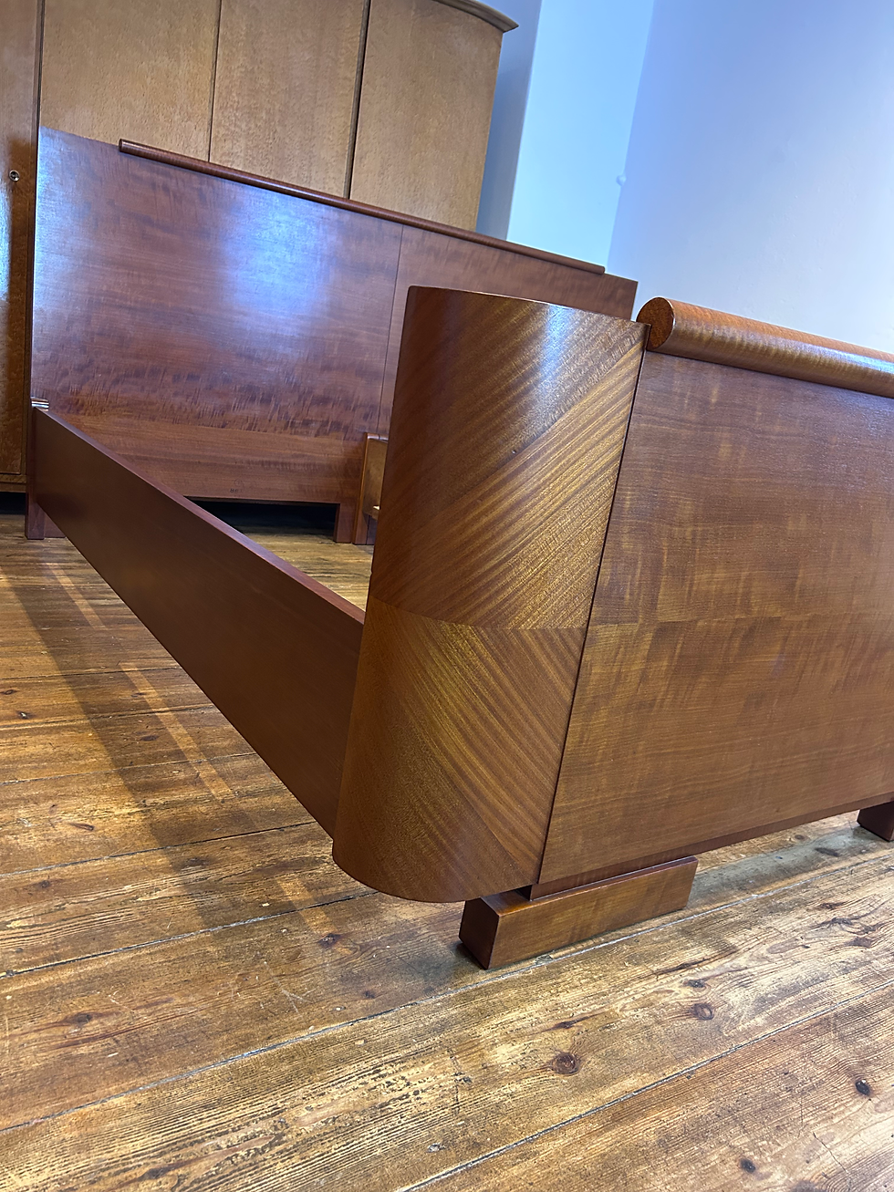 Miniaturbild: Doppelbett art deco vintage 1920er Vollholz 200 x 200 cm