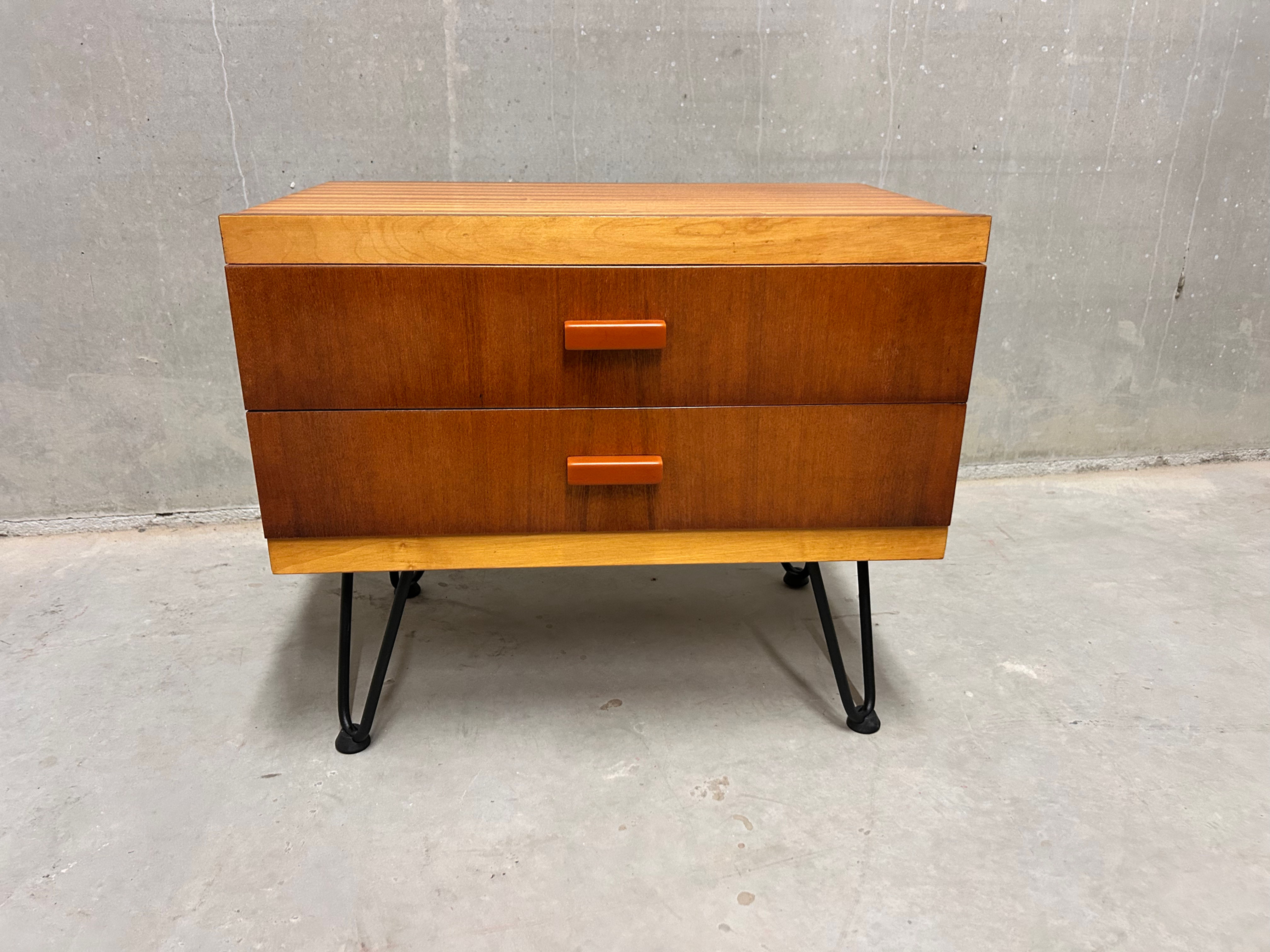 Mid Century Nachttisch DDR vintage Kommode I 1960er Bakelit