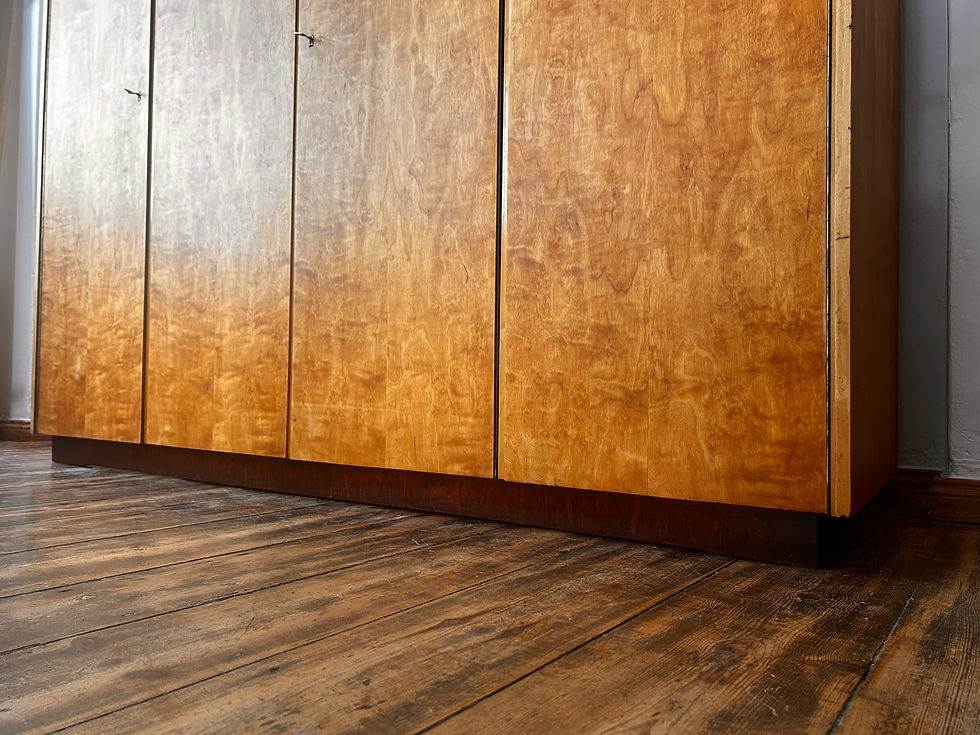 Miniaturbild: Mid Century Kleiderschrank 1960er | Vintage Design & wunderschöne Maserung
