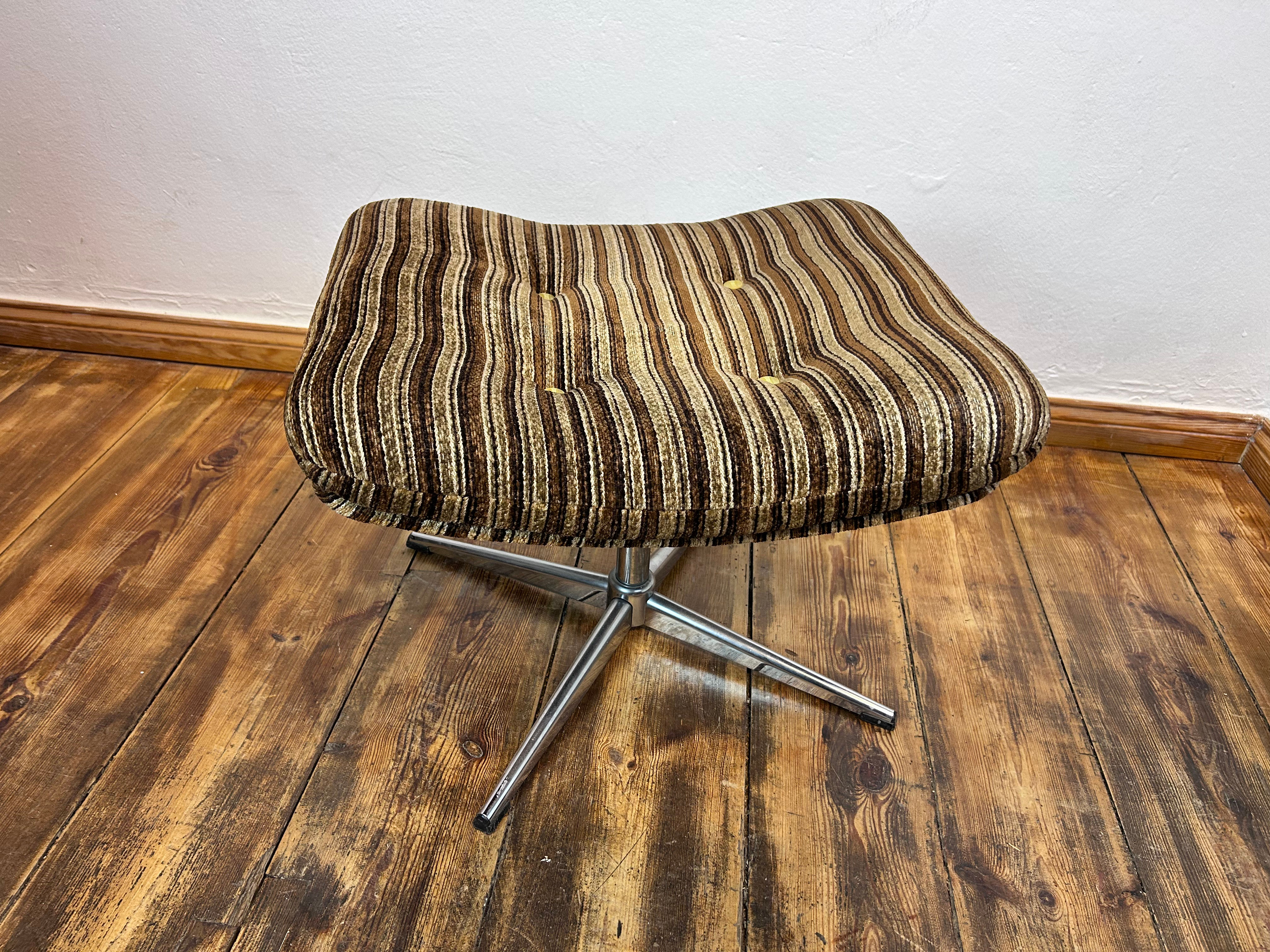 Hocker DDR vintage midcentury 1970er Stoff drehbar Sessel