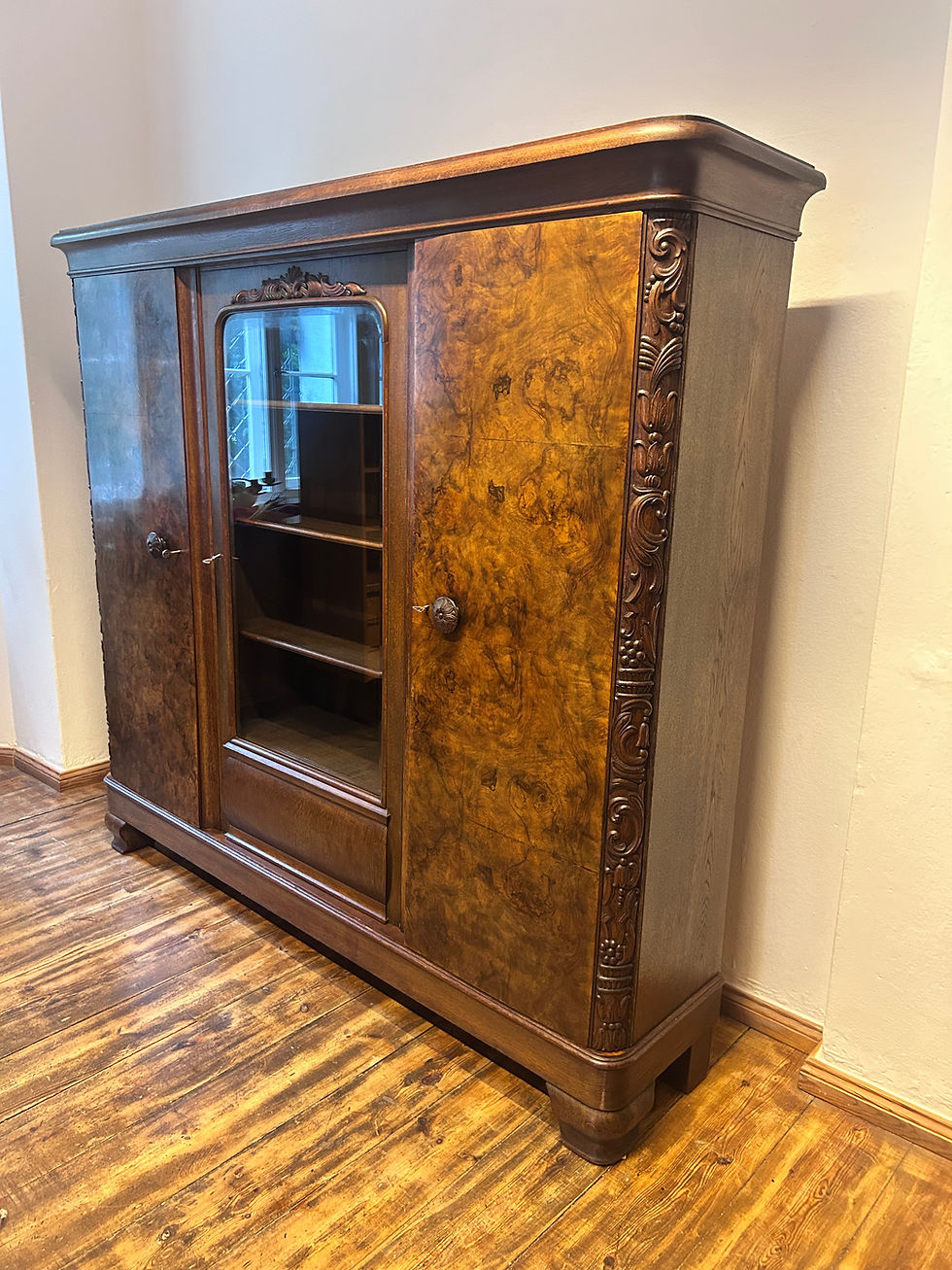 Miniaturbild: Jugendstil Vitrinenschrank in 1910 Antike Vitrine Nussbaum massiv wohngertig