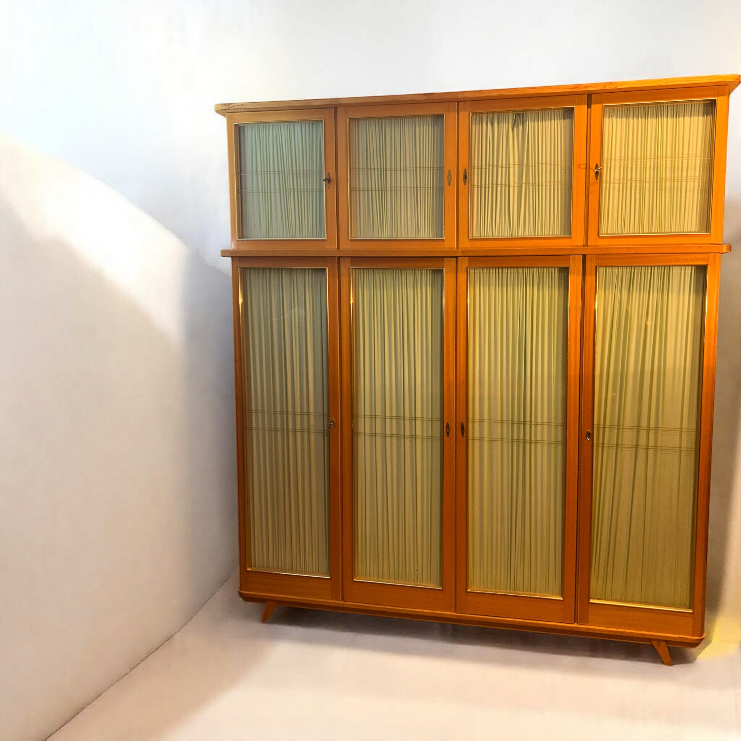 Kleiderschrank vintage groß midcentury 1960er Kleiderstange