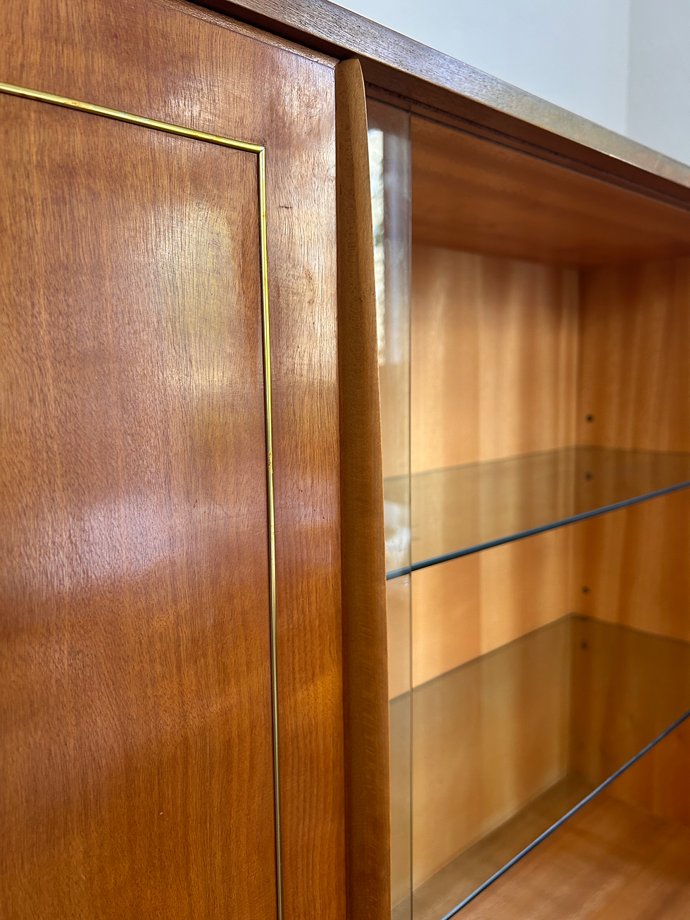 Miniaturbild: Highboard Kommode Vitrine DDR vintage midcentury 1960er Vollholz Messing