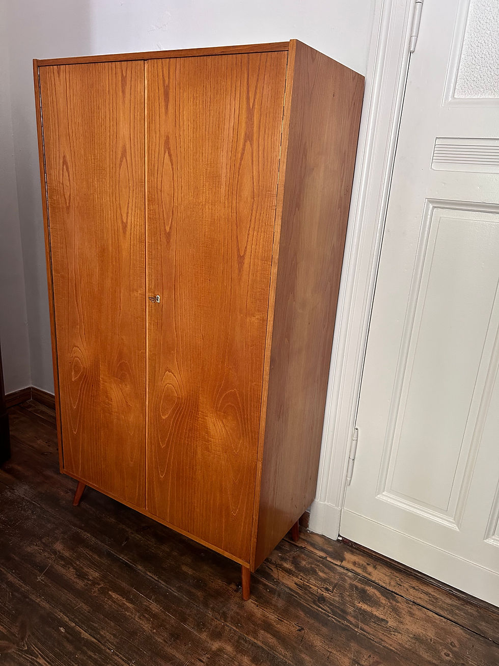 Miniaturbild: Mid Century Kleiderschrank vintage I 1960er DDR Kleiderstange Böden 