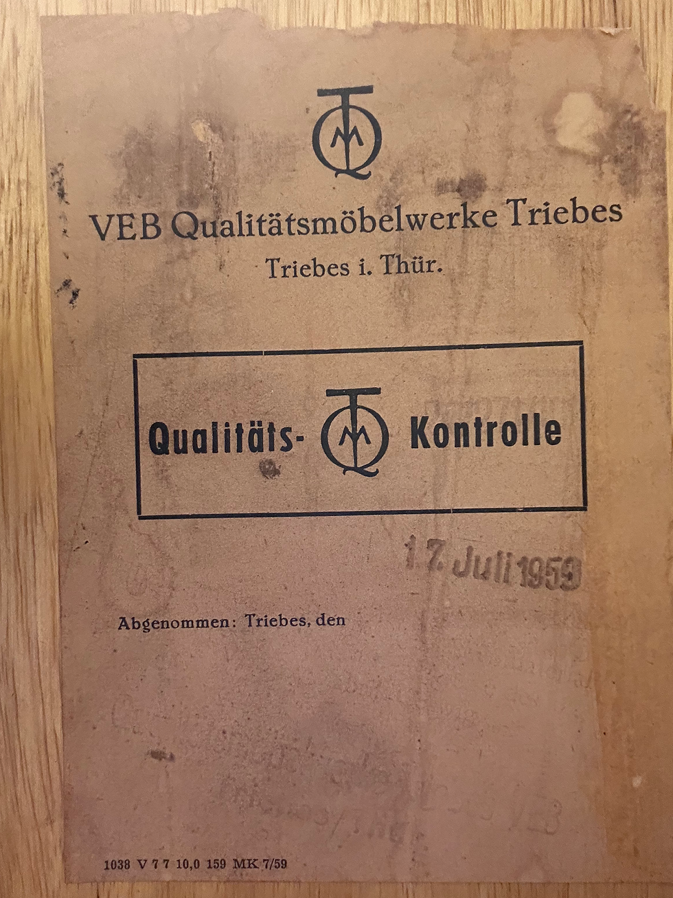 Miniaturbild: Kleiderschrank DDR vintage midcentury 1950er Vollholz Kleiderstange Böden