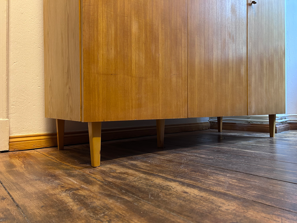 Miniaturbild: Kleiderschrank midcentury Stange vintage 1960er Hellerau-Stil