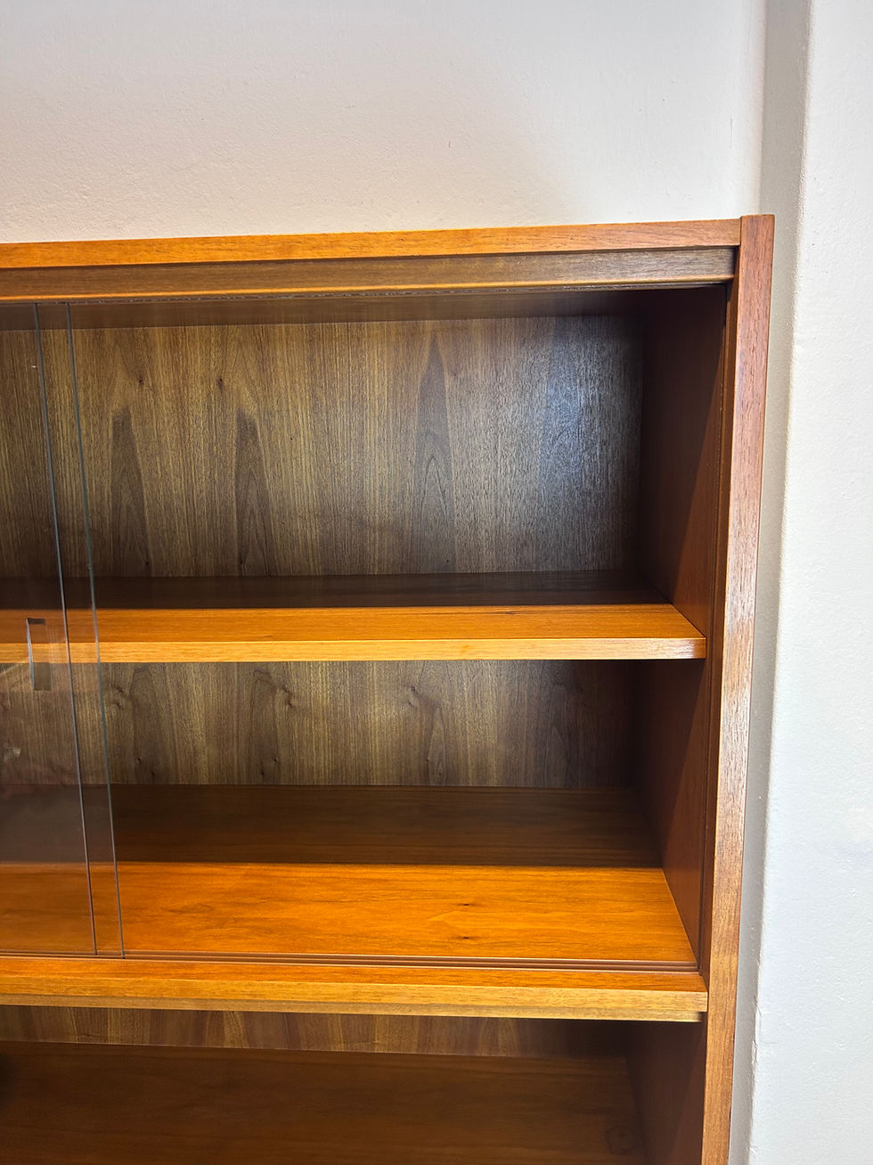 Miniaturbild: Vitrine Bücherregal Kommode vintage midcentury Highboard Eiche Glas