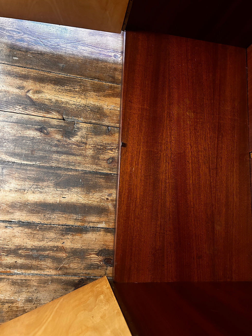 Miniaturbild: Mid Century Kleiderschrank 1960er | Vintage Design & wunderschöne Maserung