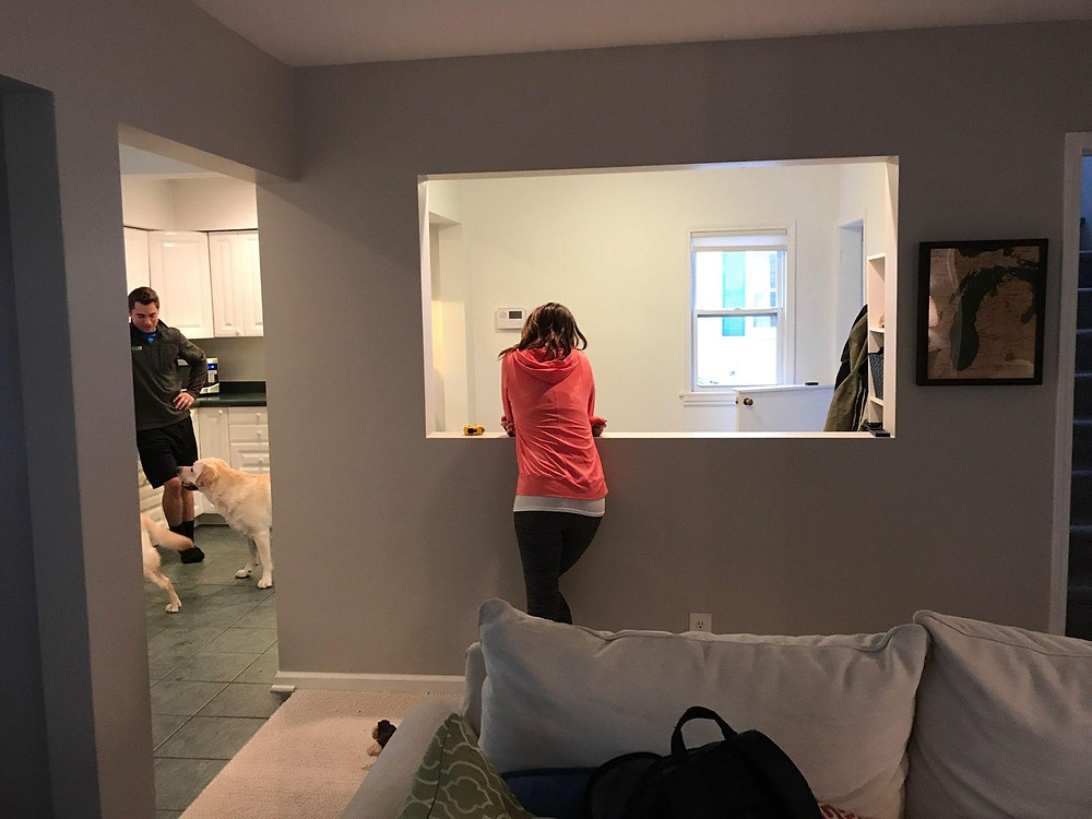 Another angle on the walls separating off the kitchen.