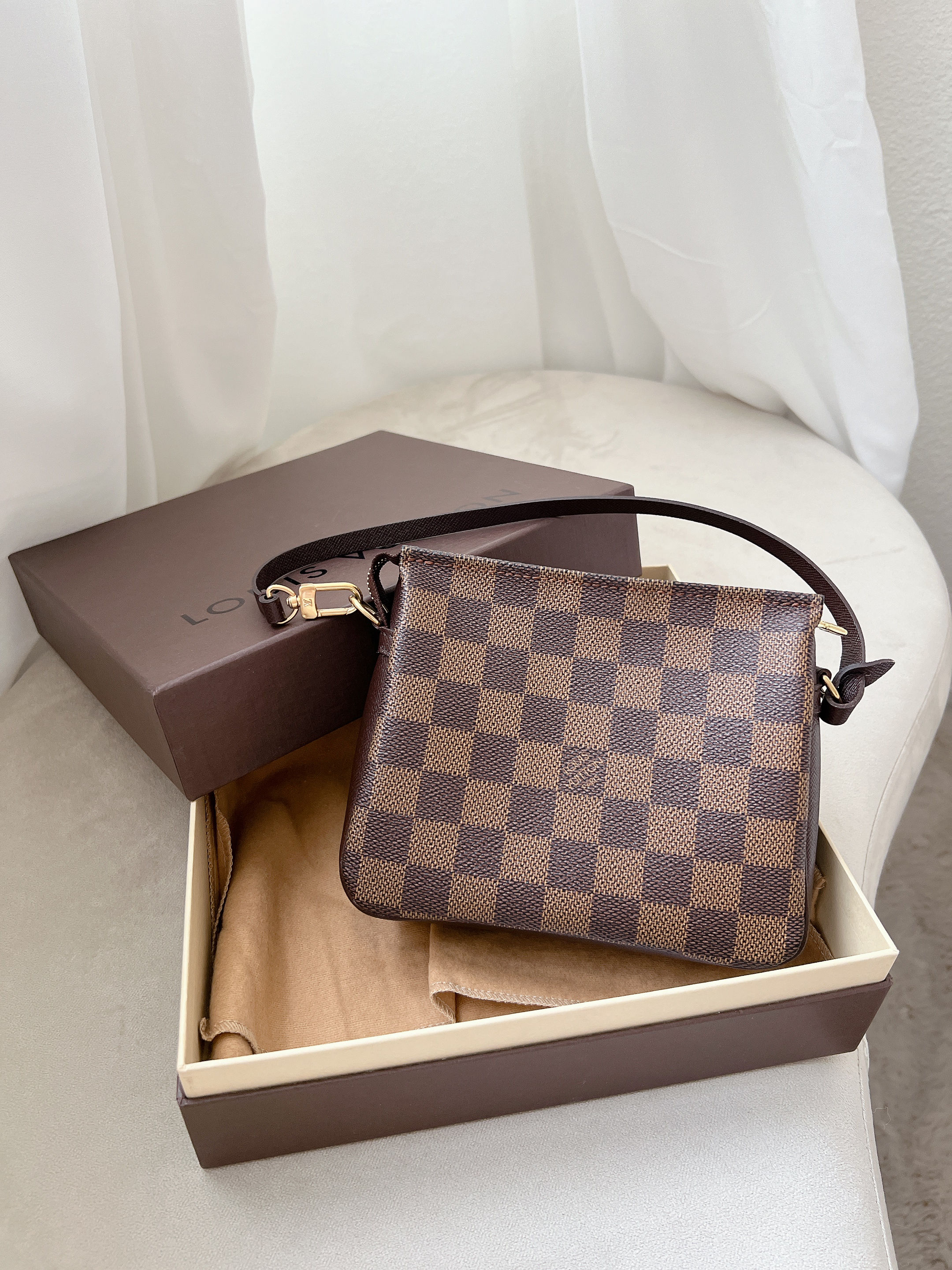Louis Vuitton Mini Pouch Damier
