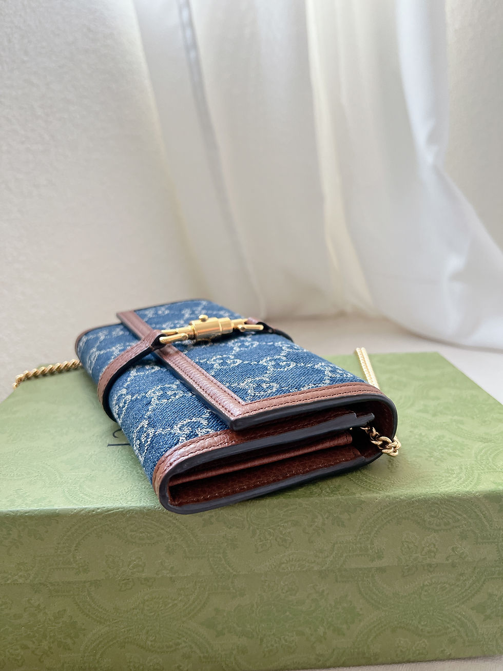 Thumbnail: Gucci Wallet On Chain
