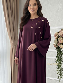 The perfect dress for every special occasion. This Flowy Maroon Abaya-Dress features a fla
