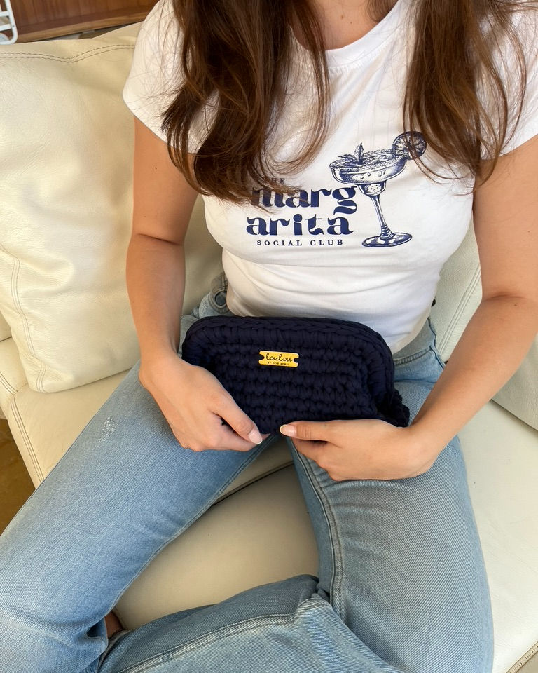 תמונה ממוזערת: NAVY BLUE CLUTCH BAG