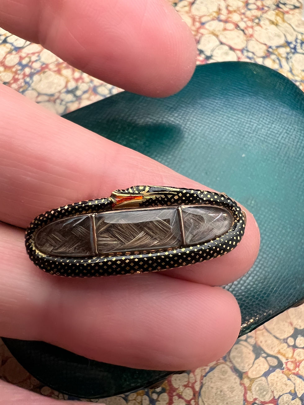 Thumbnail: Ouroboros Clasp 1812