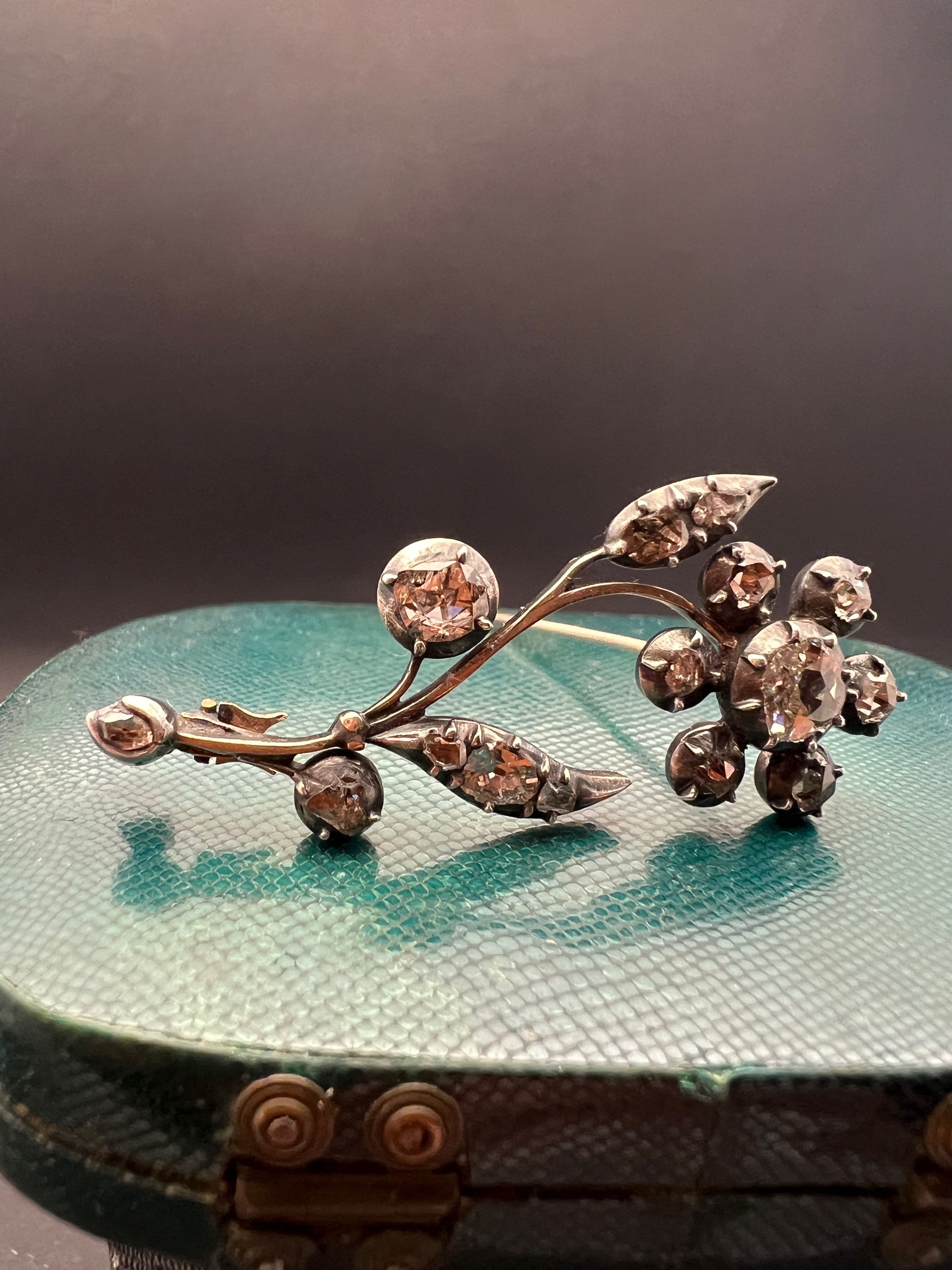 Rose Diamond Lacepin