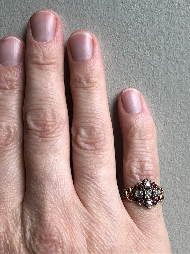 Thumbnail: Cruciform Cluster