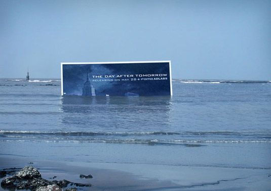The fantastic billboard submerged in the bay of Mumbai to promote the Day After Tomorrow