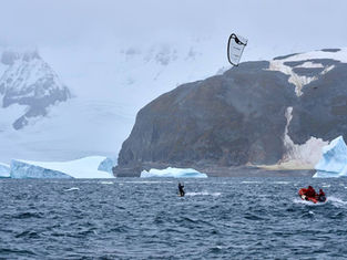 Российские кайтсерферы установили четыре мировых рекорда в Антарктиде