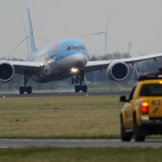 Wildberries может купить чартерную авиакомпанию Azur Air