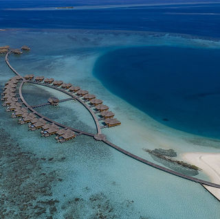 Культовый мальдивский курорт Huvafen Fushi, в переводе с языка дивехи - «остров мечты»!