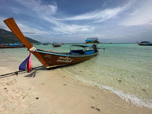 Средняя стоимость пакетного тура в Таиланд на Новый Год - 390 тысяч рублей